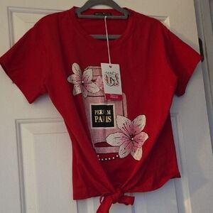 Fashionable Tee with Parfume from Paris Design